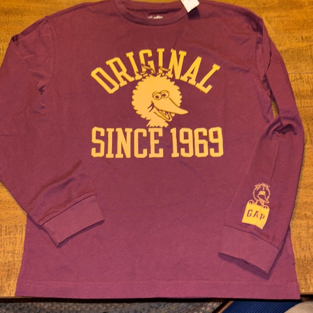GAP Burgandy Long Sleeve Graphic Tee